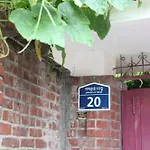 Hans House