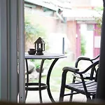 Hans House